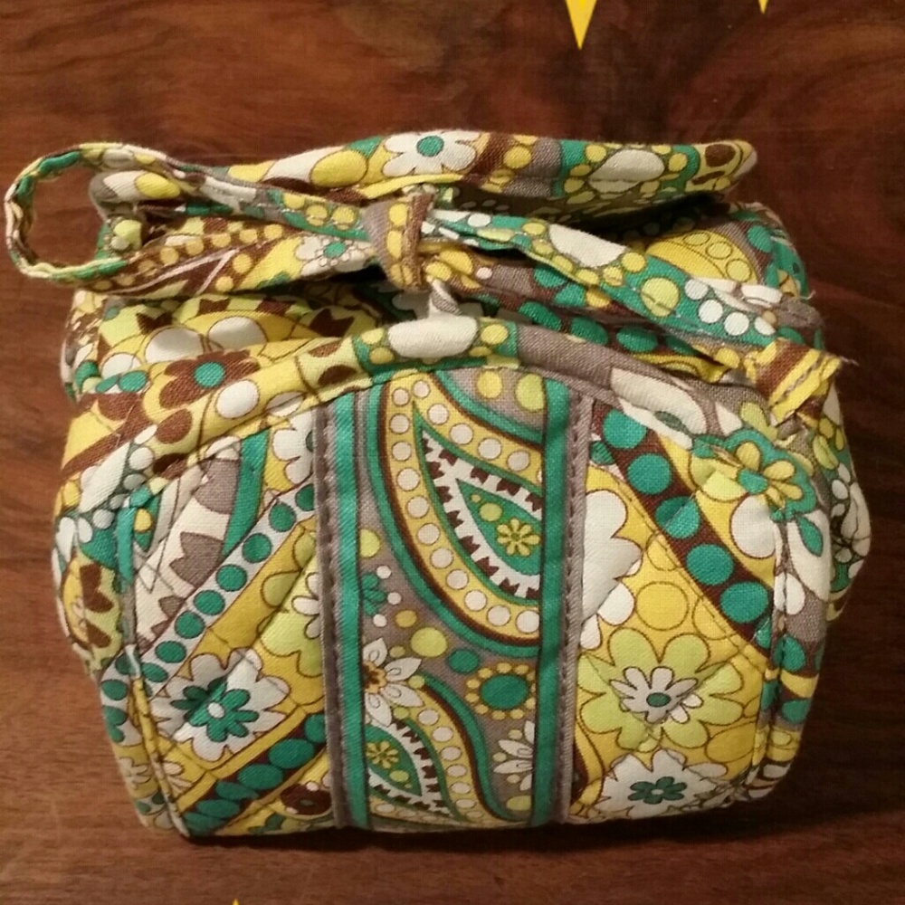 Vera Bradley "All tied up" jewelry organizer